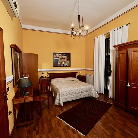 Amadeus Hotel 3*