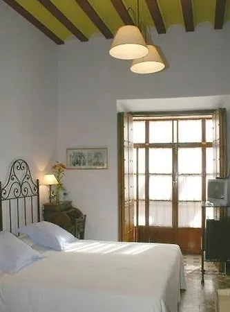 Amadeus Hotel