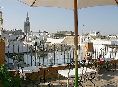 Amadeus Hotel 3*